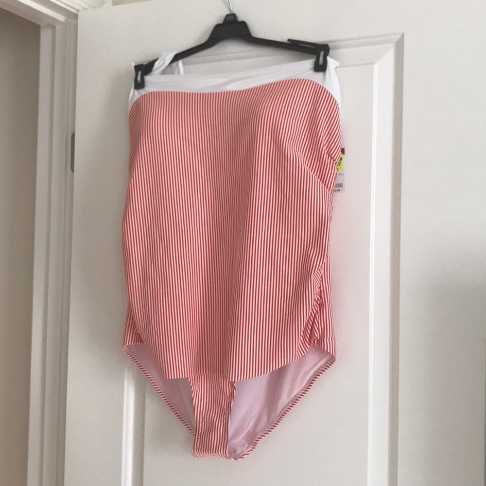 New Woman’s bathing suit